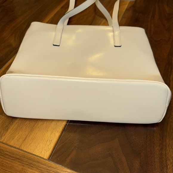 Barbara Milano Cream LeatherHandbag - Picture 4 of 8